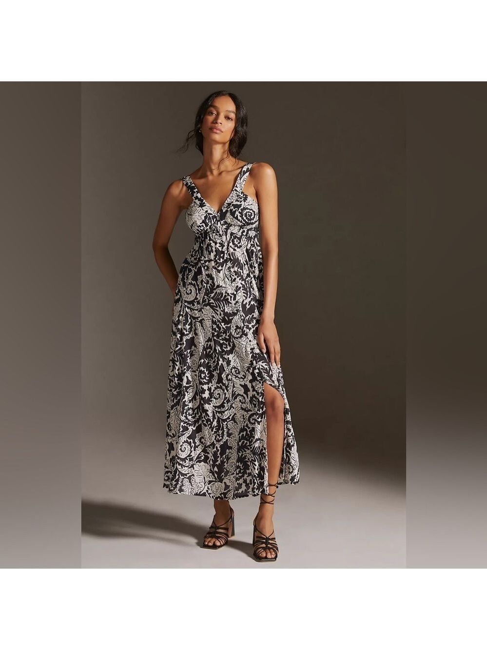 By Anthropologie V-Neck Maxi Drama Dress
Black / Cream Open Back
Size Small